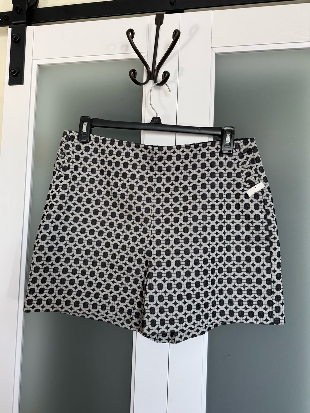 Versona Black and White Geometric High-Waist Shorts